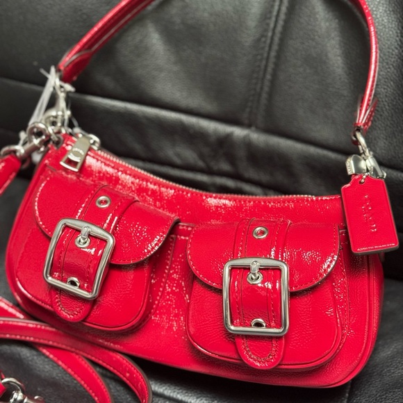NWT Coach Ashton Baguette Bag Patent Leather CV943 Silver/Red - Picture 5 of 12